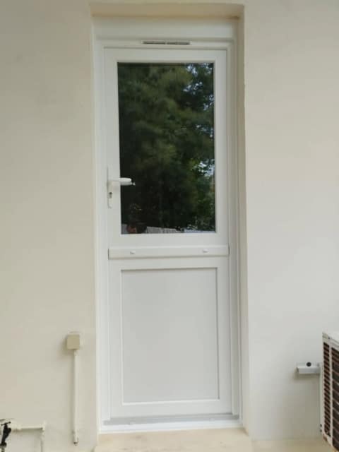 nouvelles portes fermières pvc posées par hontabal 3