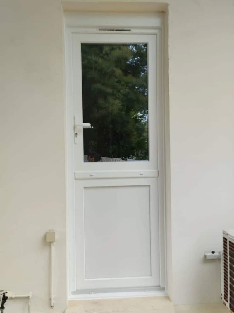 nouvelles portes fermières pvc posées par hontabal 3