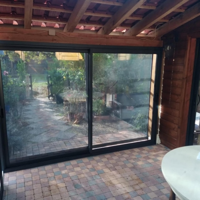baies vitrées aluminium et stores anti chaleur 5