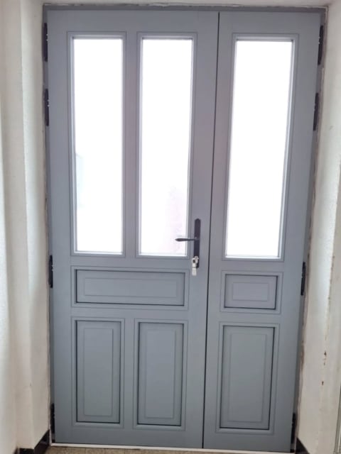 apres remplacement porte entree sorde l abbaye landes