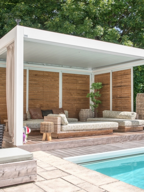 Pergola bioclimatique posée par Hontabal dans les Landes — showroom à 15 min de Soustons