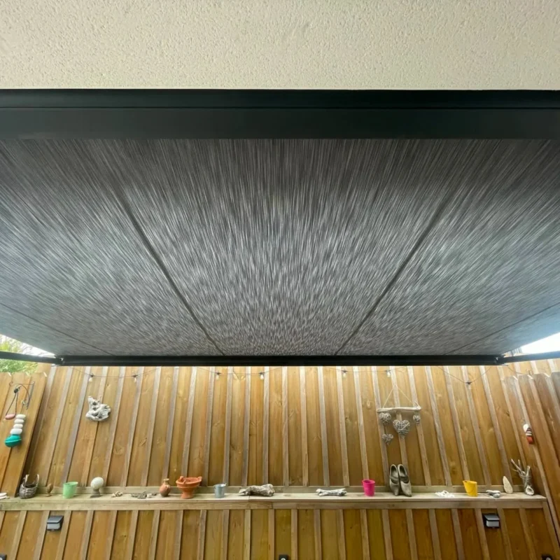 Sous-face de la toile Sattler chinée du store coffre, pose Hontabal dans les Landes